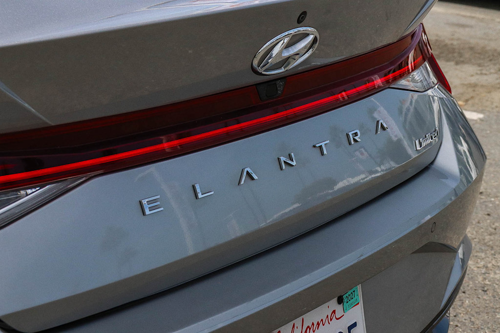 Thumbnail: 2021 Hyundai Elantra - 6