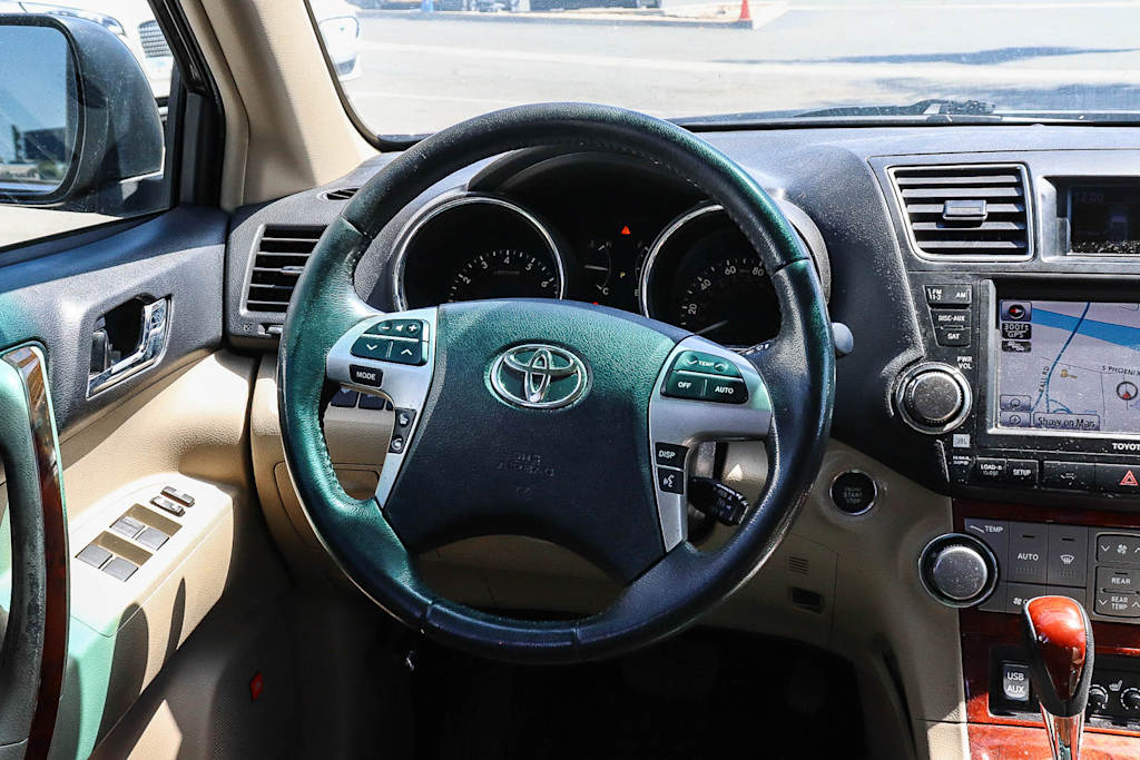 Thumbnail: 2012 Toyota Highlander - 8