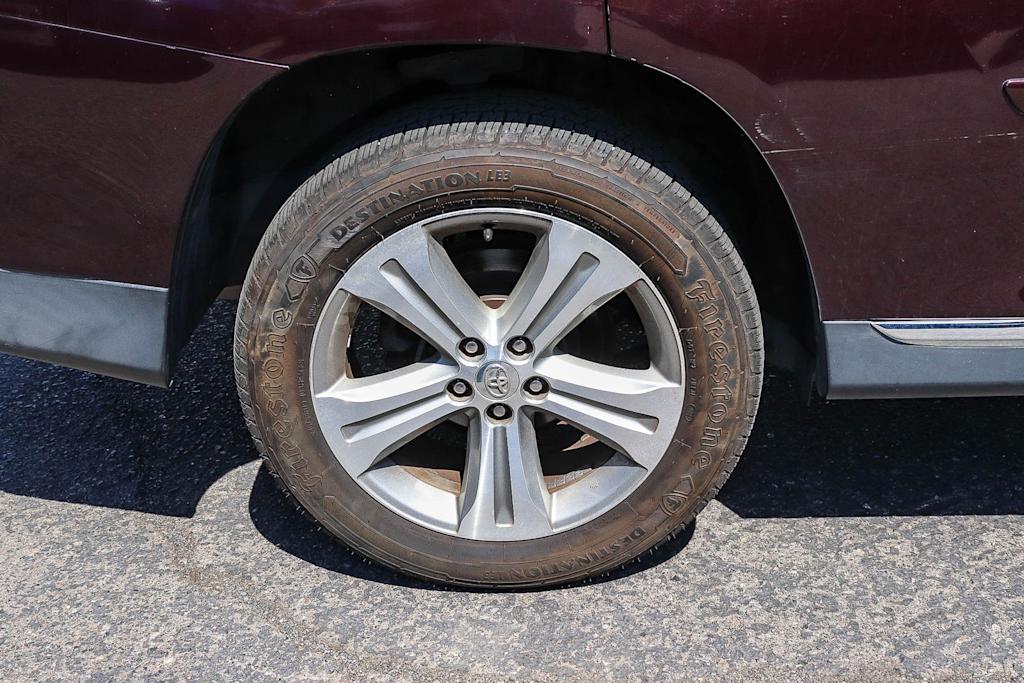 Thumbnail: 2012 Toyota Highlander - 22
