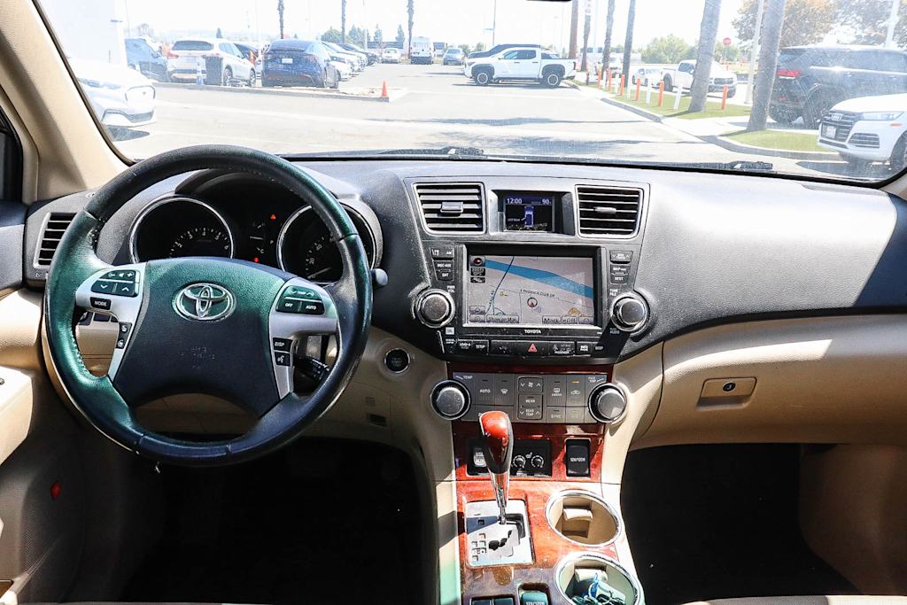 Thumbnail: 2012 Toyota Highlander - 2