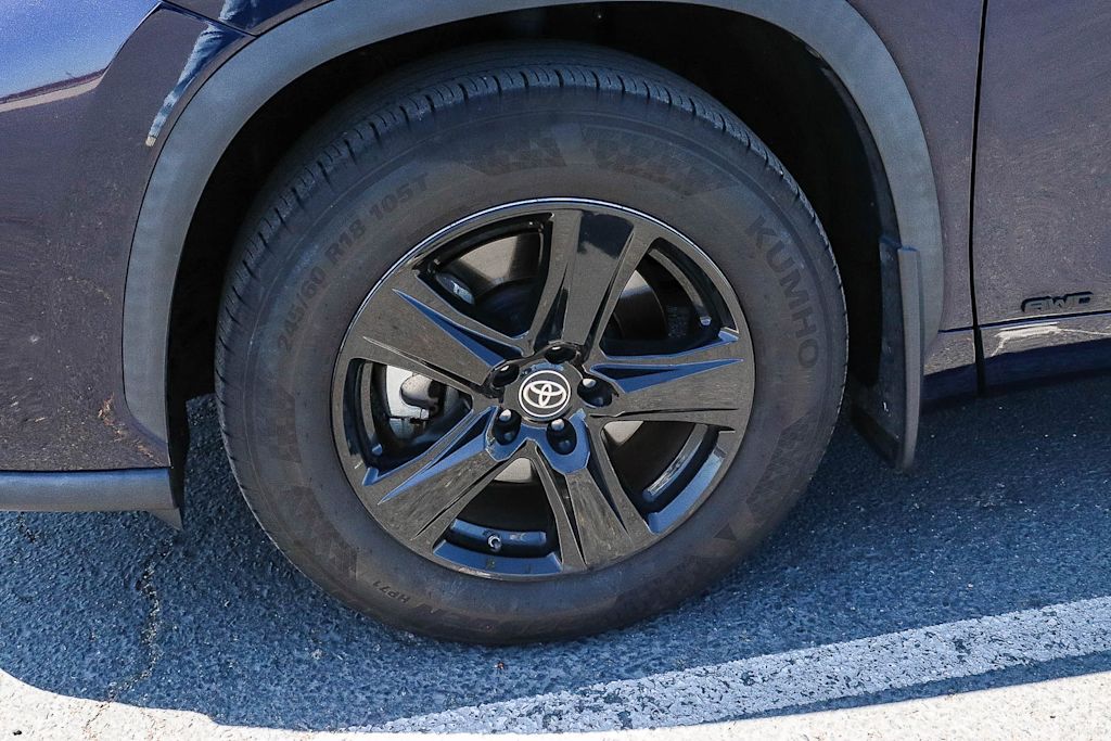 Thumbnail: 2021 Toyota Highlander - 6