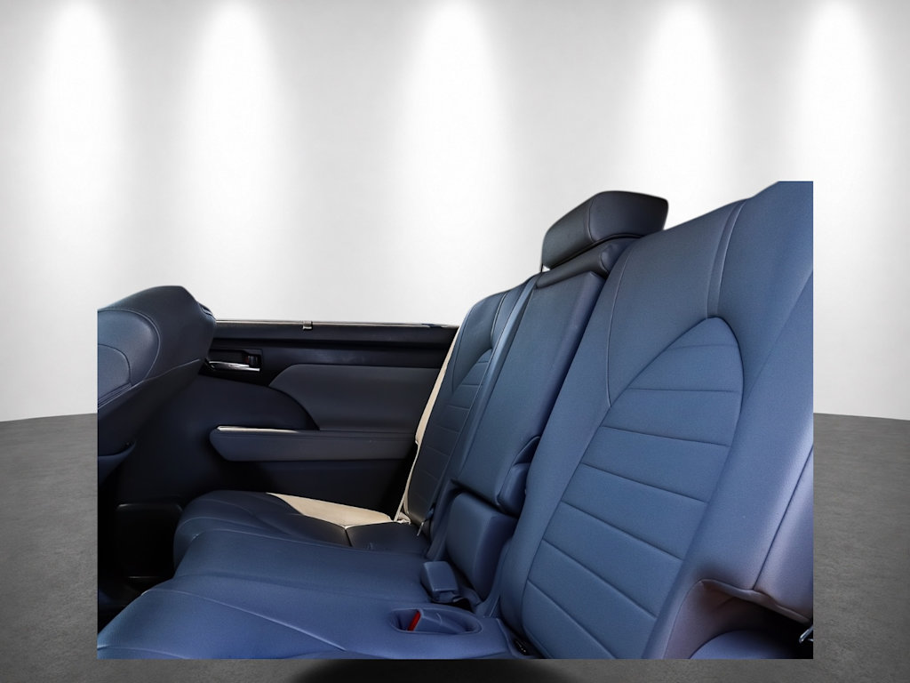 Thumbnail: 2021 Toyota Highlander - 10