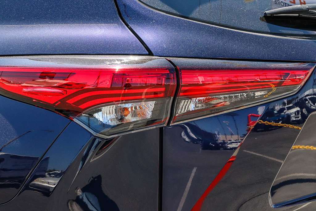 Thumbnail: 2021 Toyota Highlander - 18