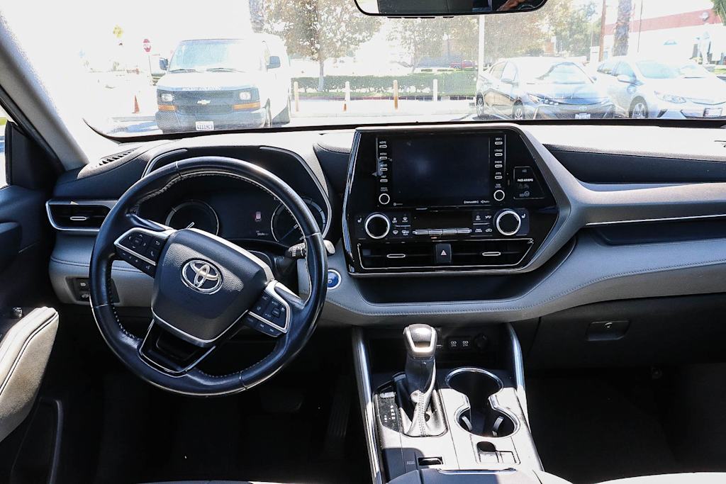 Thumbnail: 2021 Toyota Highlander - 2
