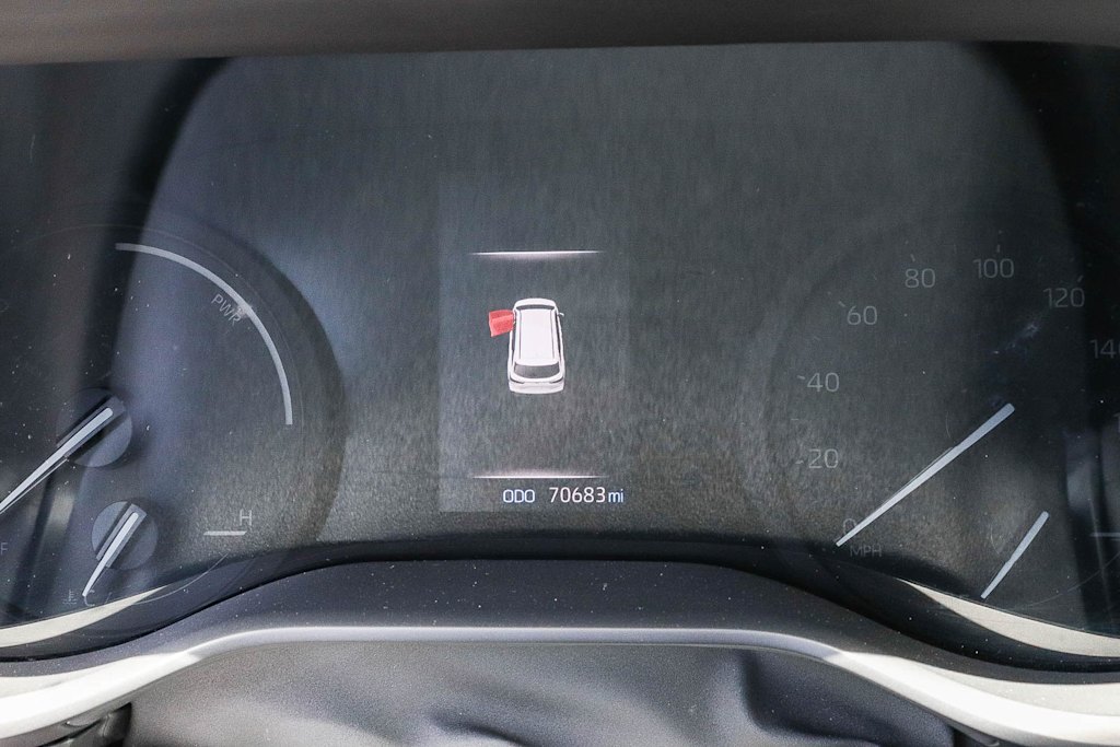 Thumbnail: 2021 Toyota Sienna - 13