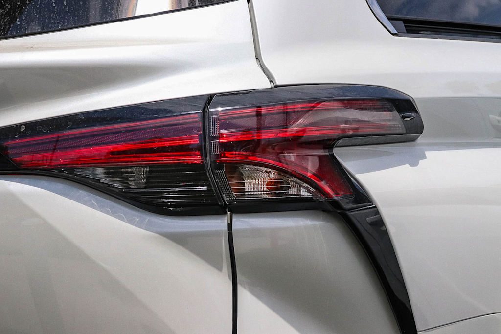 Thumbnail: 2021 Toyota Sienna - 20