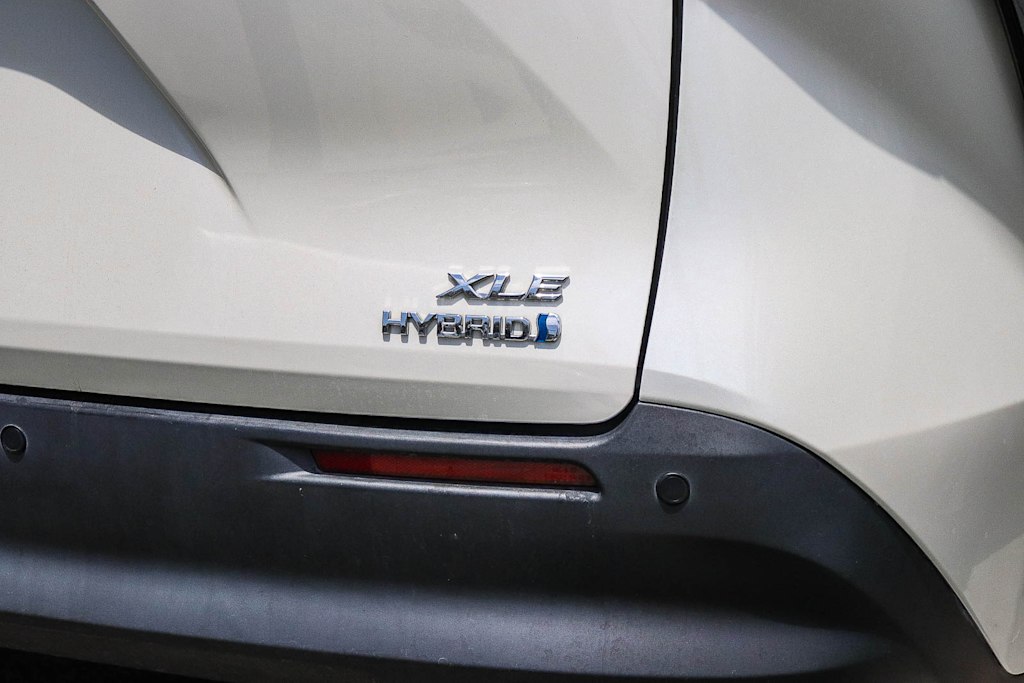 Thumbnail: 2021 Toyota Sienna - 21
