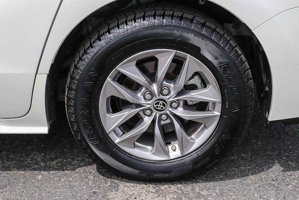 Thumbnail: 2021 Toyota Sienna - 7