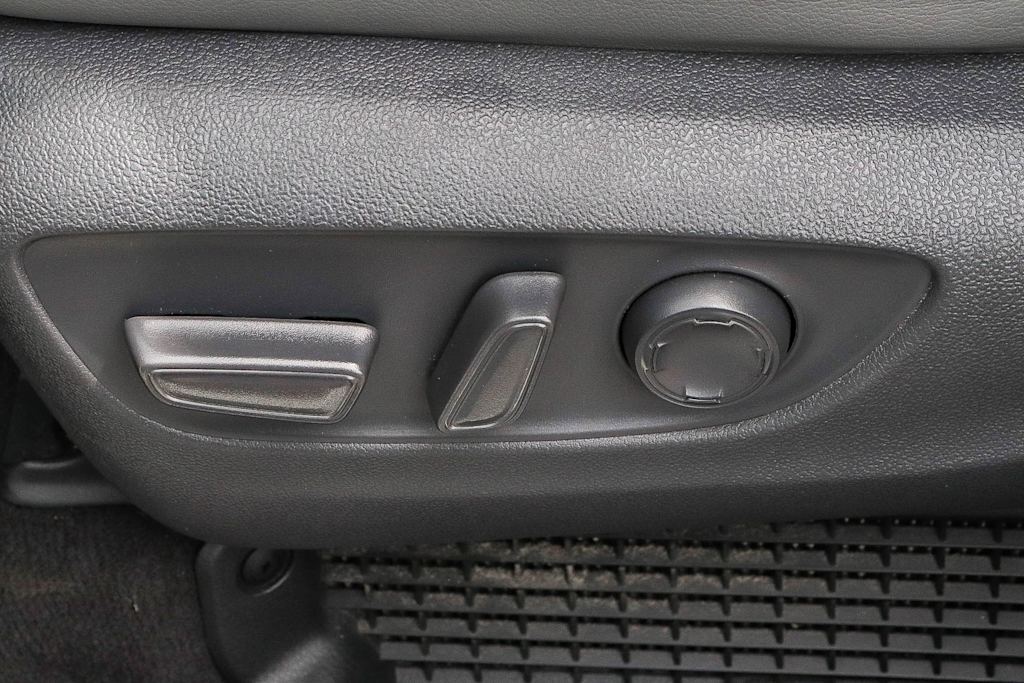 Thumbnail: 2021 Toyota Sienna - 32
