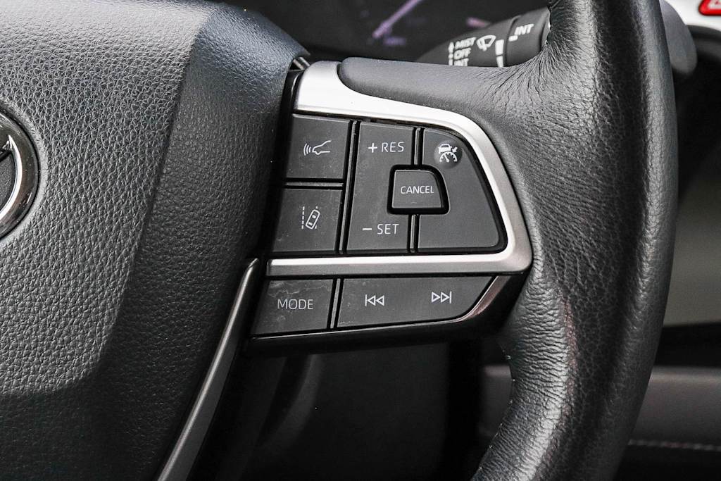 Thumbnail: 2021 Toyota Sienna - 28
