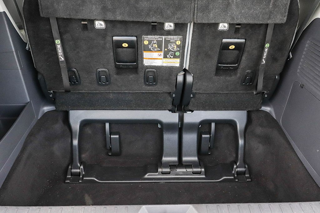 Thumbnail: 2021 Toyota Sienna - 16