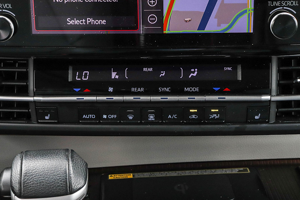 Thumbnail: 2021 Toyota Sienna - 26