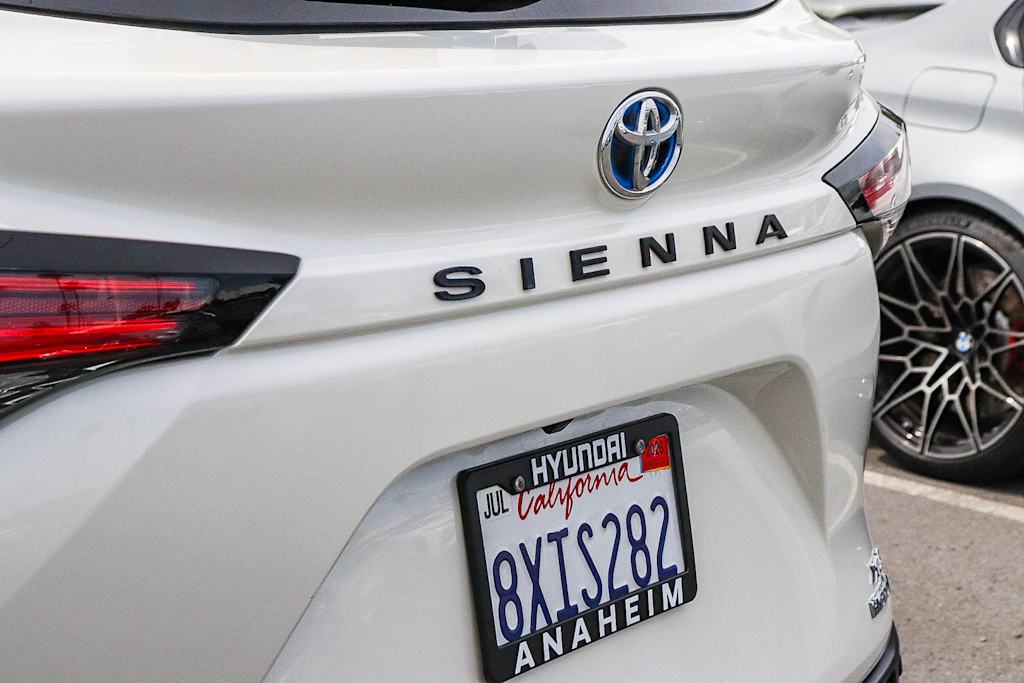 Thumbnail: 2021 Toyota Sienna - 22
