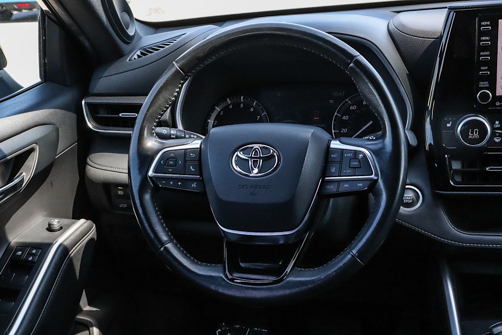 Thumbnail: 2021 Toyota Highlander - 9