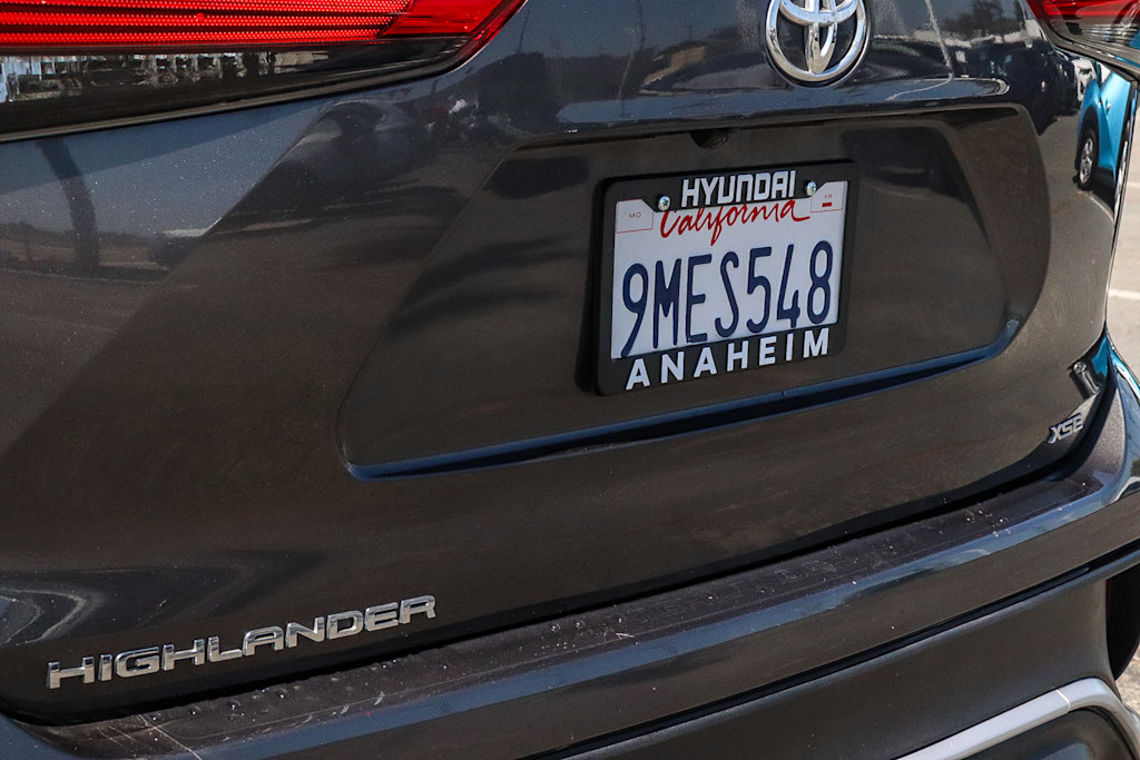 Thumbnail: 2021 Toyota Highlander - 6
