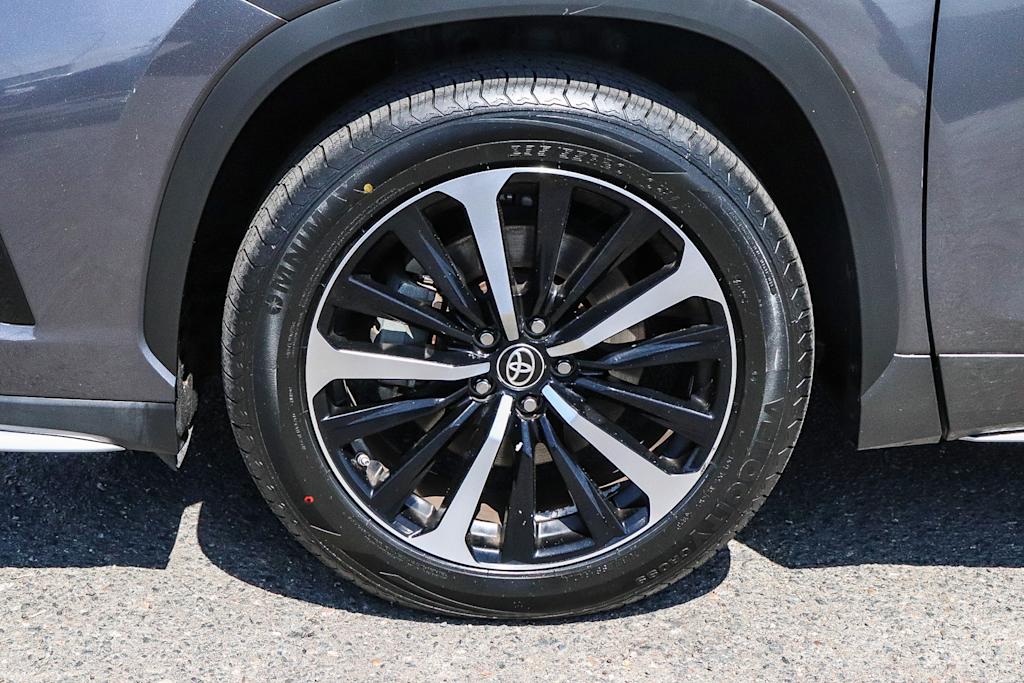 Thumbnail: 2021 Toyota Highlander - 22