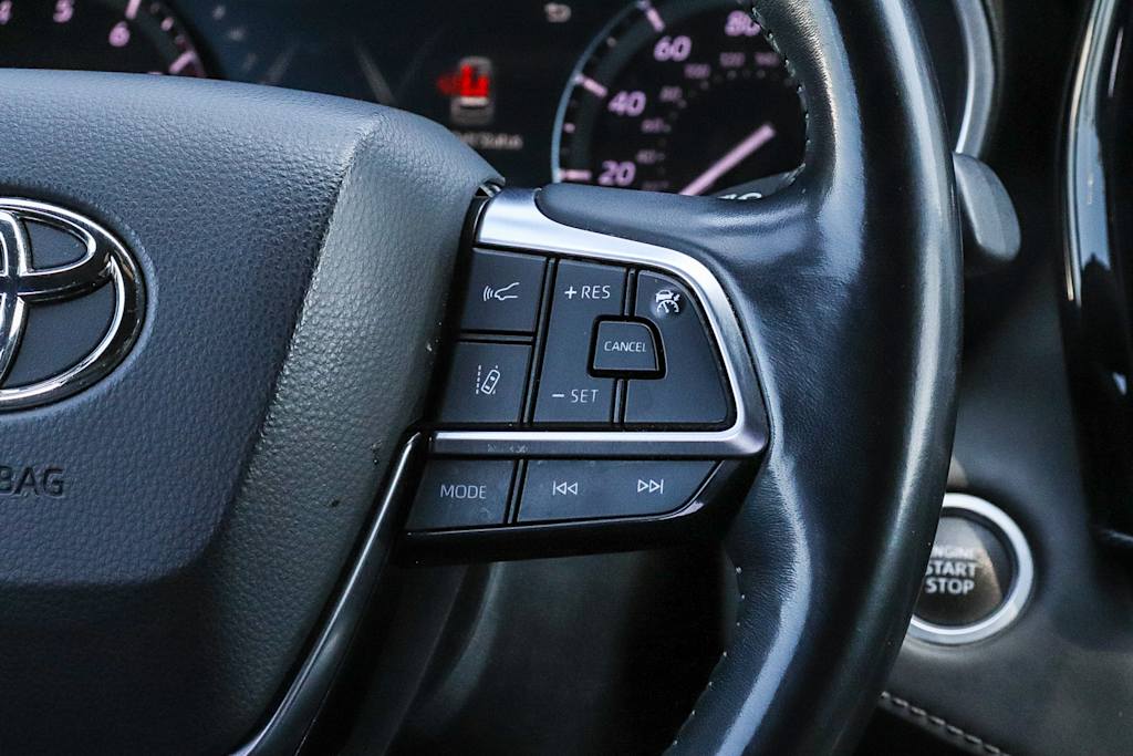 Thumbnail: 2021 Toyota Highlander - 27