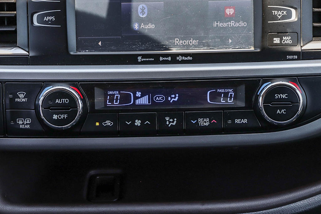 Thumbnail: 2016 Toyota Highlander - 23