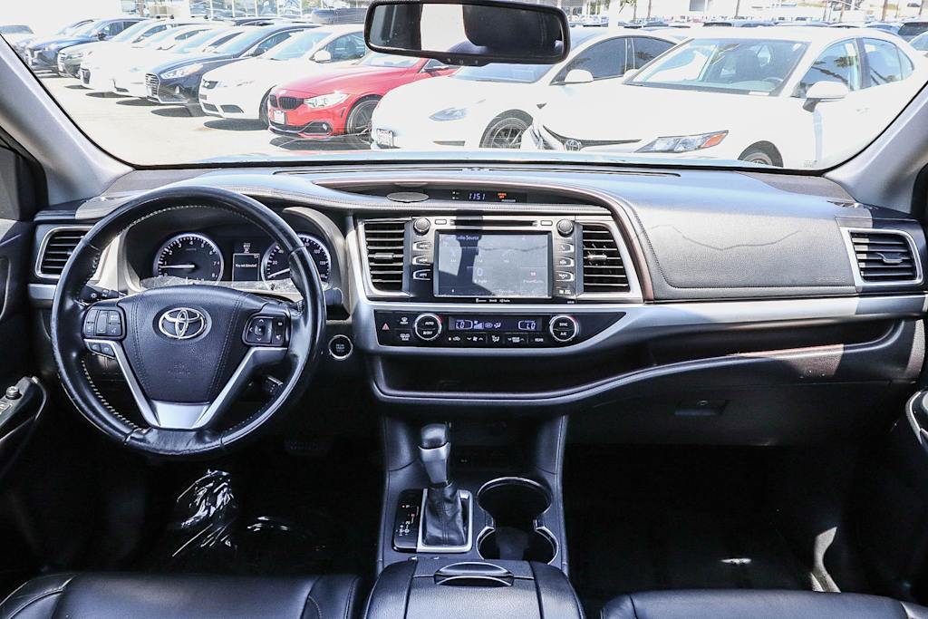 Thumbnail: 2016 Toyota Highlander - 2