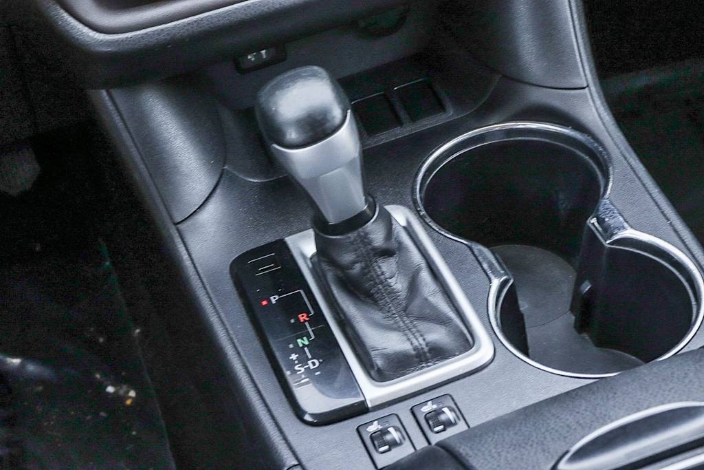 Thumbnail: 2016 Toyota Highlander - 14