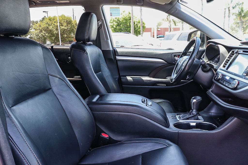 Thumbnail: 2016 Toyota Highlander - 10
