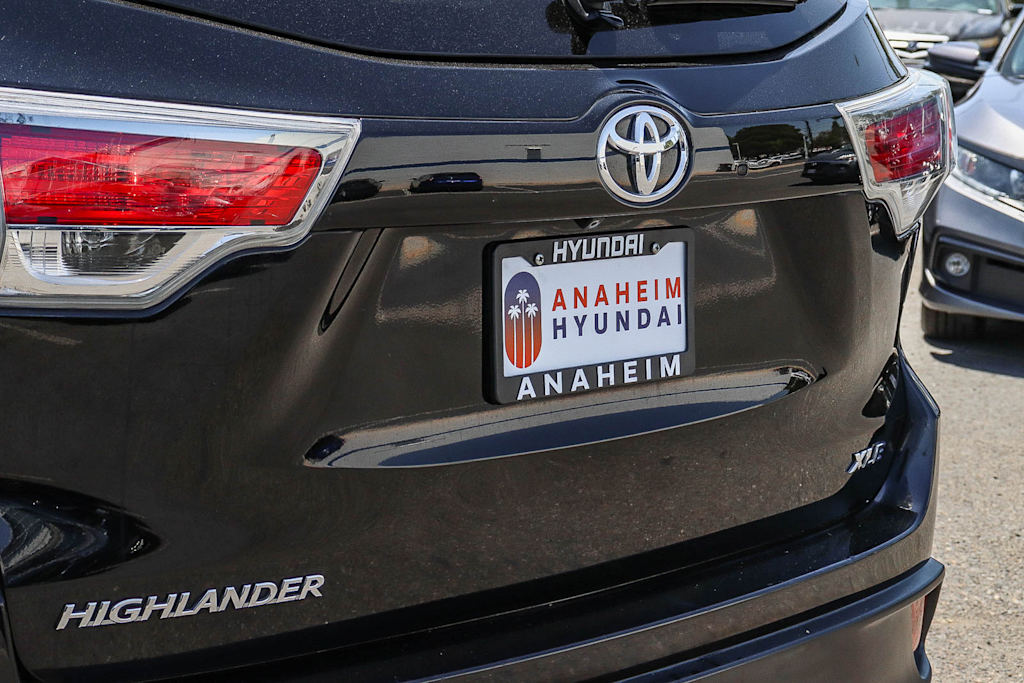 Thumbnail: 2016 Toyota Highlander - 20