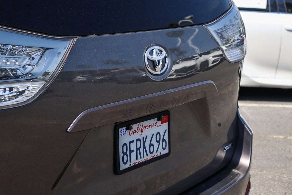 Thumbnail: 2018 Toyota Sienna - 6