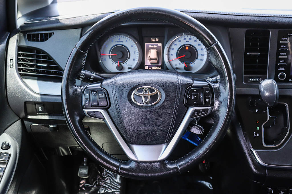 Thumbnail: 2018 Toyota Sienna - 2