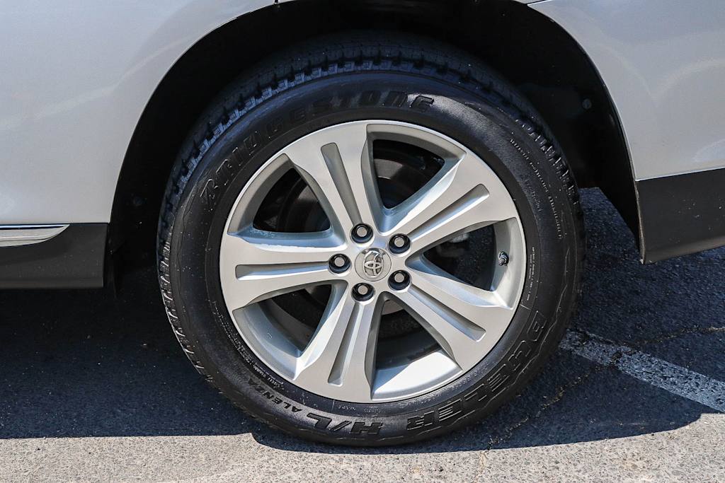 Thumbnail: 2013 Toyota Highlander - 7