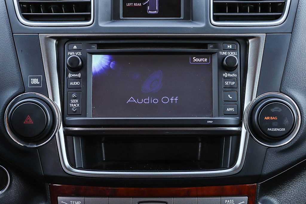 Thumbnail: 2013 Toyota Highlander - 23