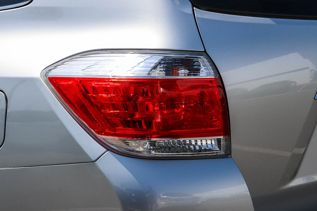 Thumbnail: 2013 Toyota Highlander - 21
