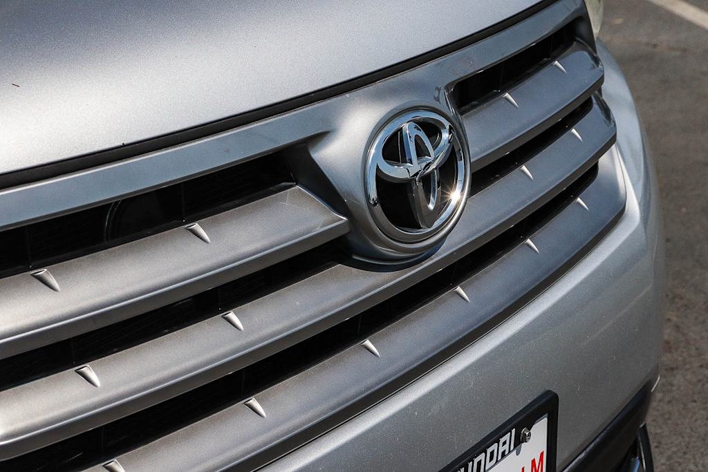 Thumbnail: 2013 Toyota Highlander - 19