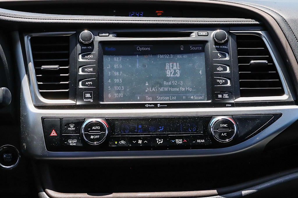Thumbnail: 2014 Toyota Highlander - 12