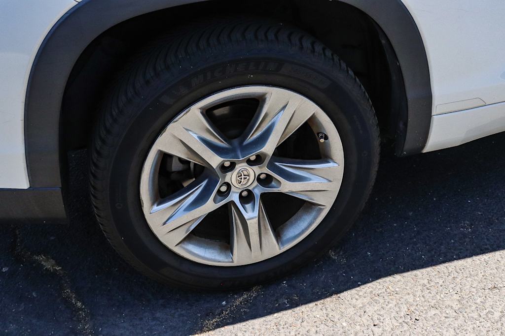 Thumbnail: 2014 Toyota Highlander - 7