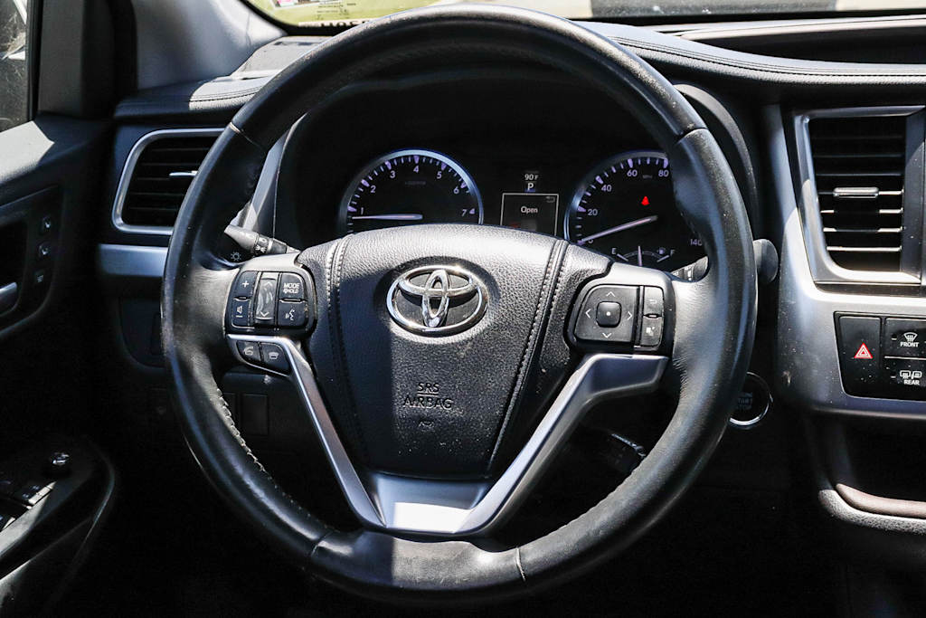 Thumbnail: 2014 Toyota Highlander - 8