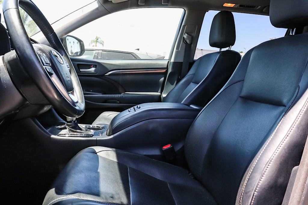 Thumbnail: 2014 Toyota Highlander - 9