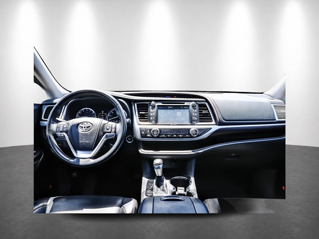 Thumbnail: 2014 Toyota Highlander - 2