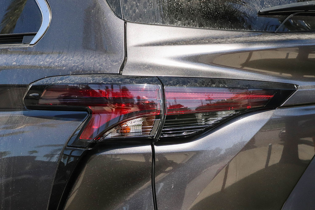 Thumbnail: 2024 Toyota Sienna - 17