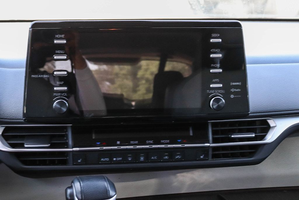 Thumbnail: 2024 Toyota Sienna - 11