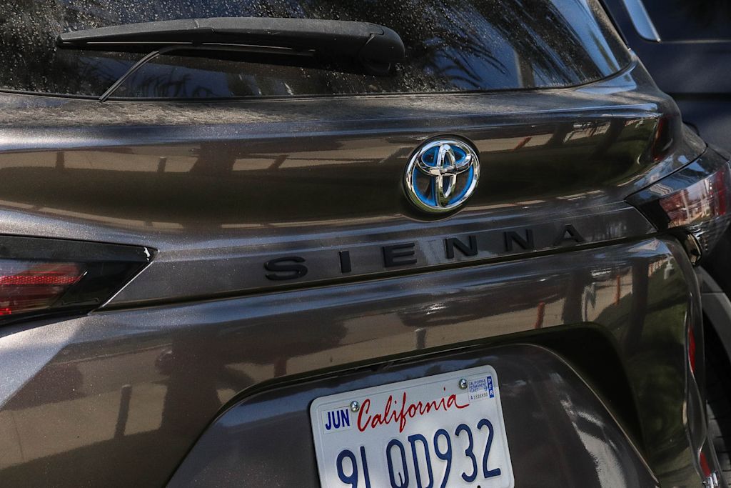 Thumbnail: 2024 Toyota Sienna - 18