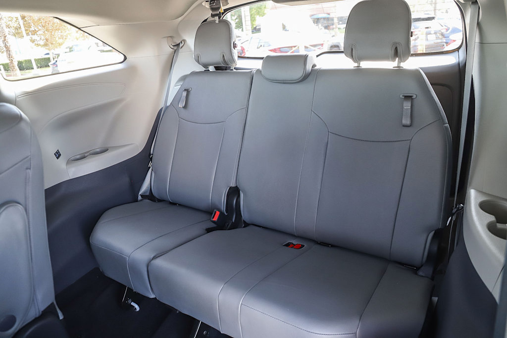 Thumbnail: 2023 Toyota Sienna - 25