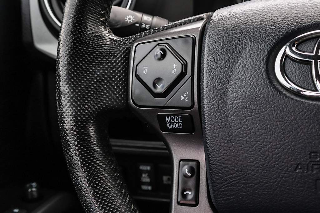 Thumbnail: 2019 Toyota Tacoma - 23