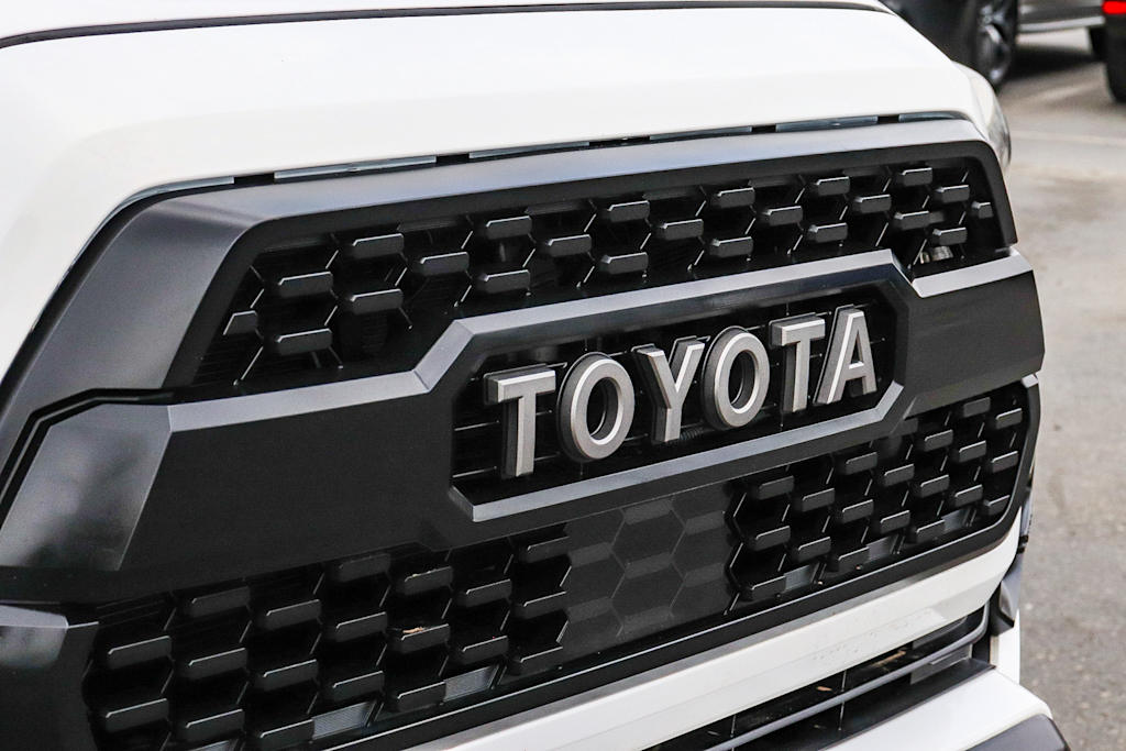 Thumbnail: 2019 Toyota Tacoma - 6