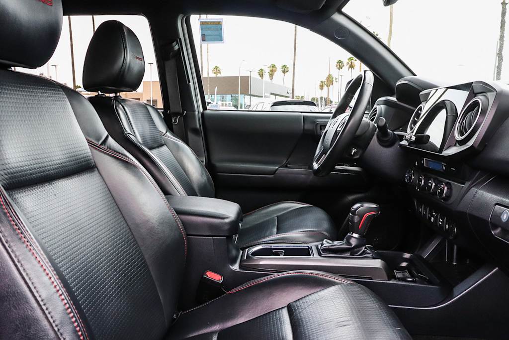 Thumbnail: 2019 Toyota Tacoma - 10
