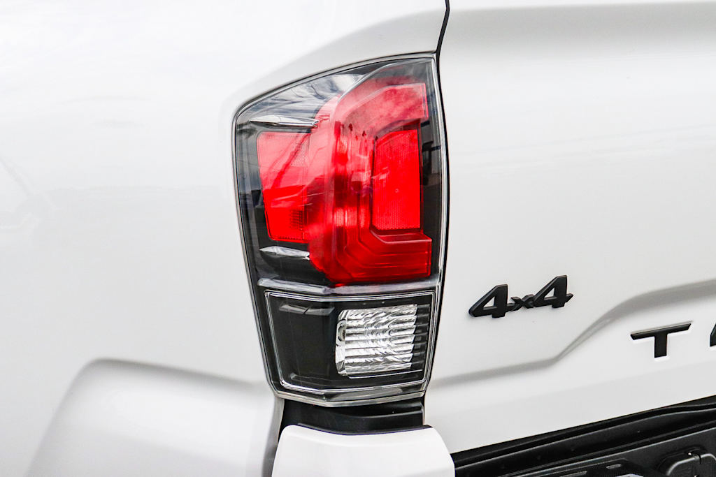 Thumbnail: 2019 Toyota Tacoma - 20