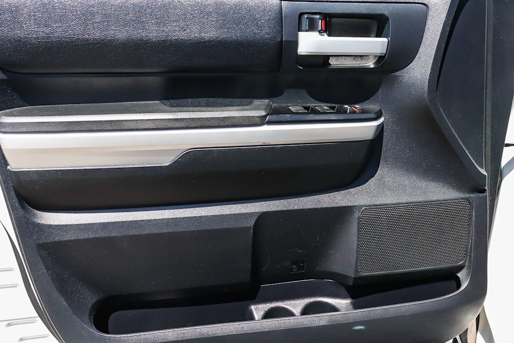 Thumbnail: 2014 Toyota Tundra - 32