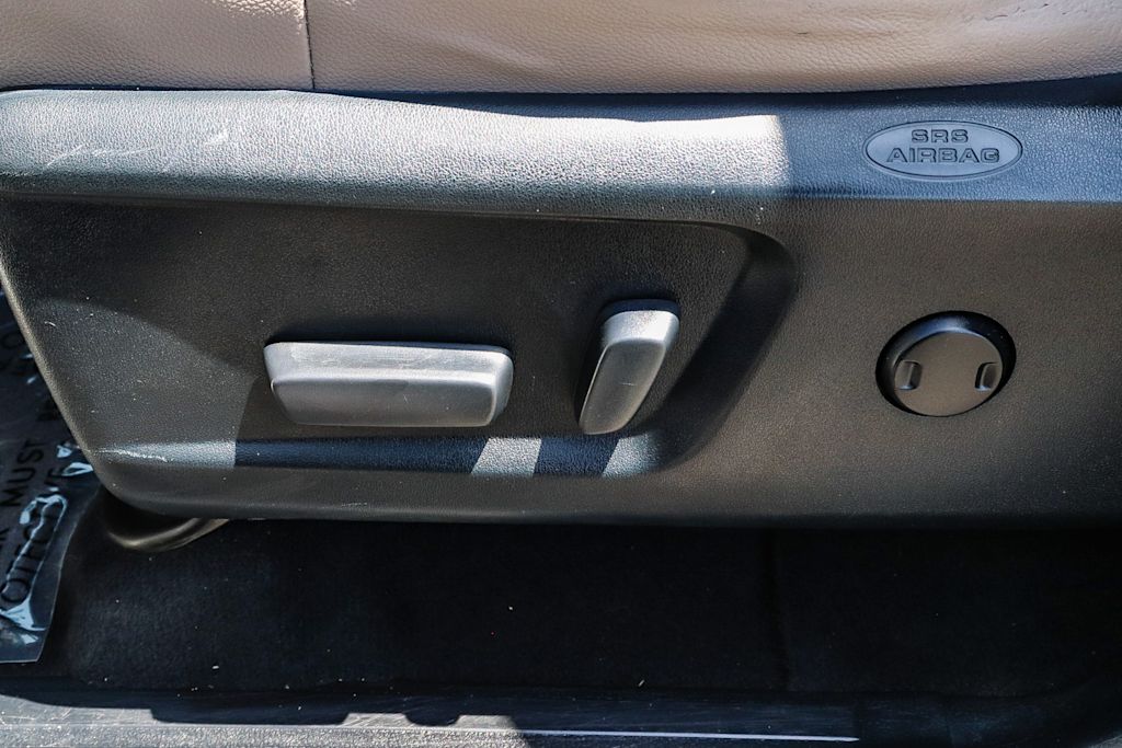 Thumbnail: 2014 Toyota Tundra - 31