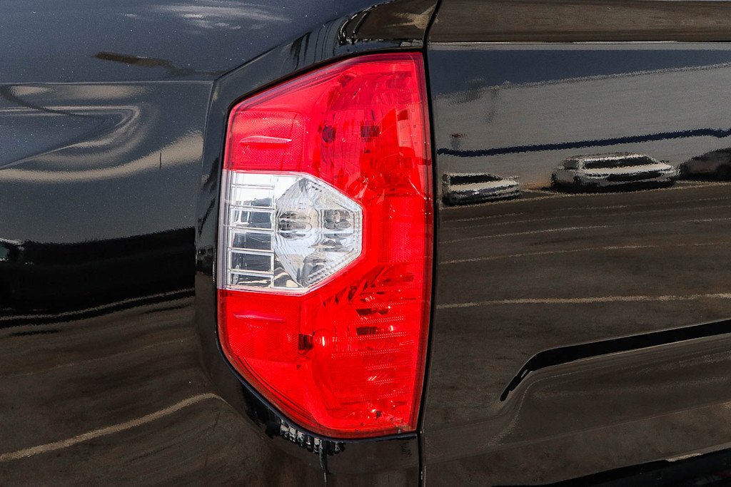 Thumbnail: 2015 Toyota Tundra - 15