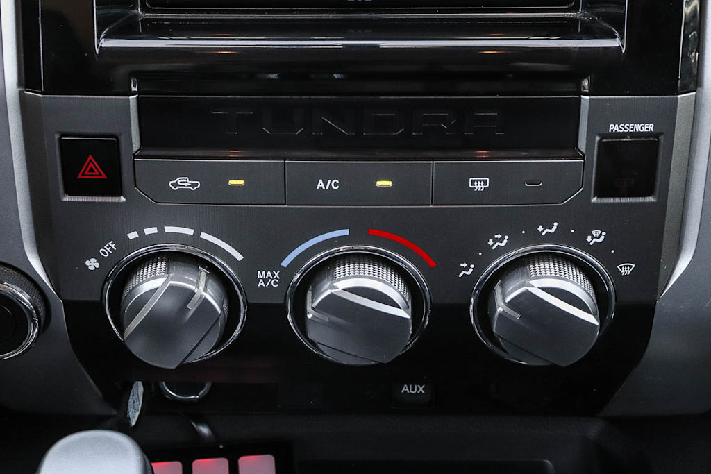 Thumbnail: 2015 Toyota Tundra - 20