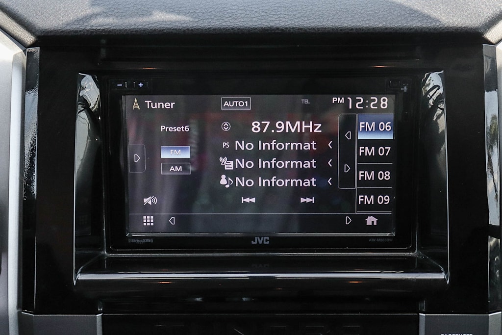 Thumbnail: 2015 Toyota Tundra - 19